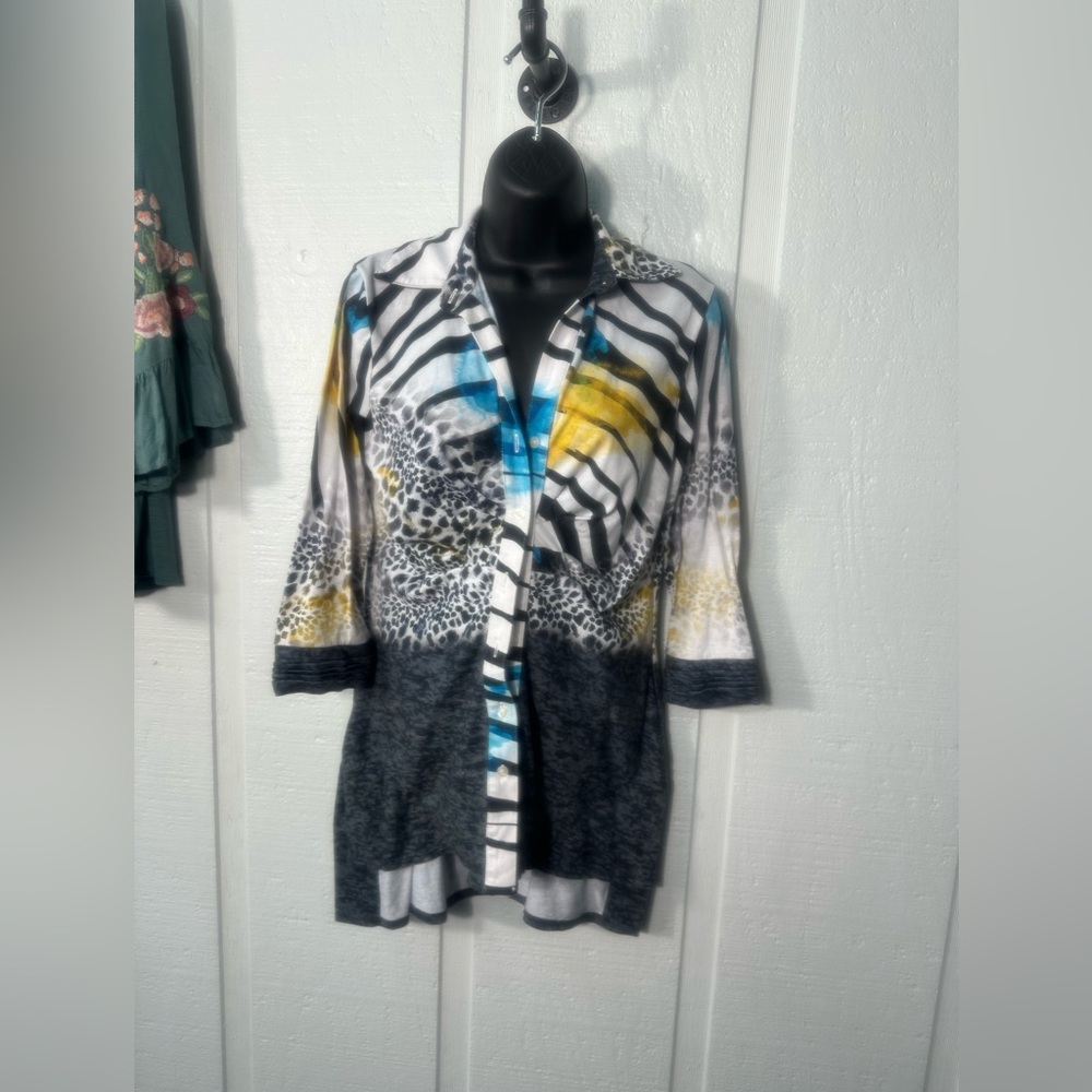 Bellissima Women’s Multicolored Top Size Medium EUC